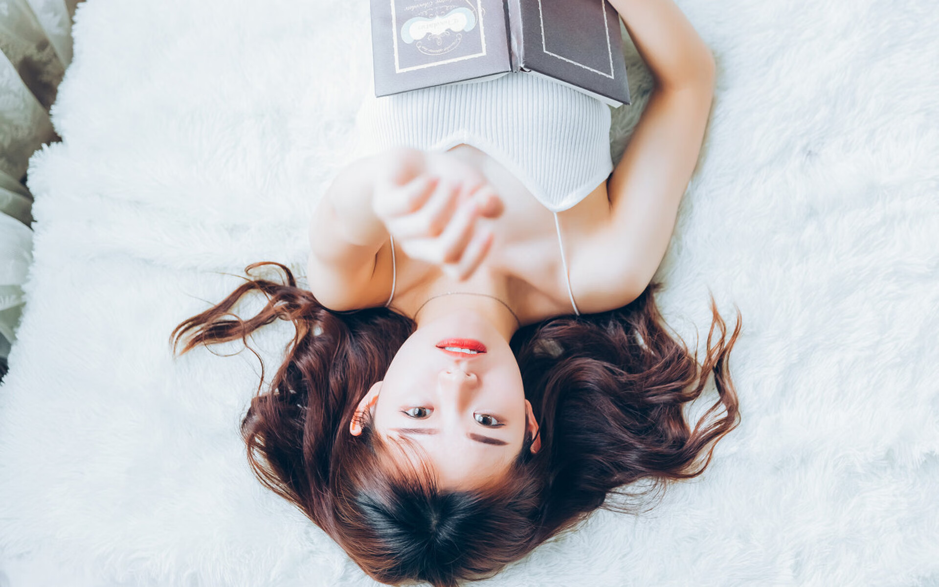 西班牙骑手在国际马术比赛中表现出色,获得多个奖项。,西班牙骑术学校